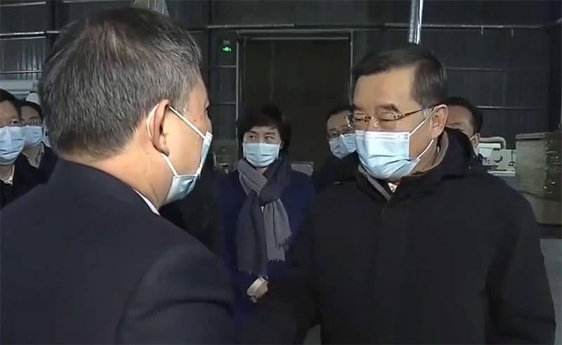 省委書記在與桃花江竹材董事長交流 省委書記在與桃花江竹材董事長交流