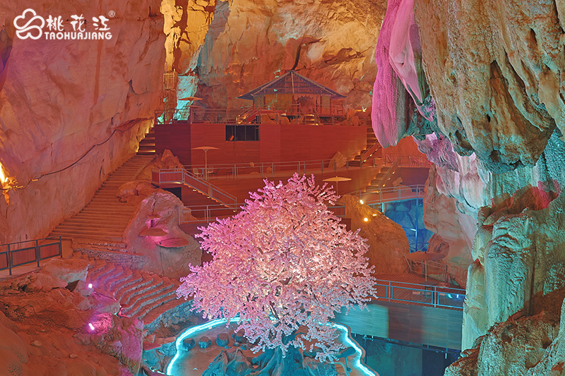 青云洞內(nèi)的桃花江竹木地板 青云洞內(nèi)的桃花江竹木地板