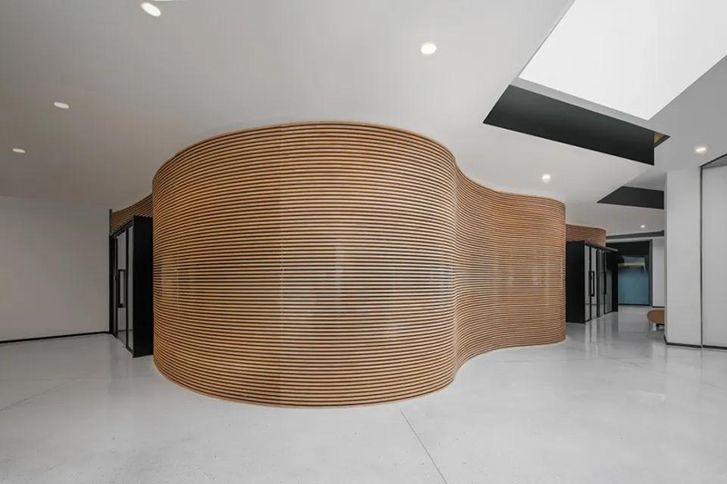 竹結(jié)構(gòu)的會議室